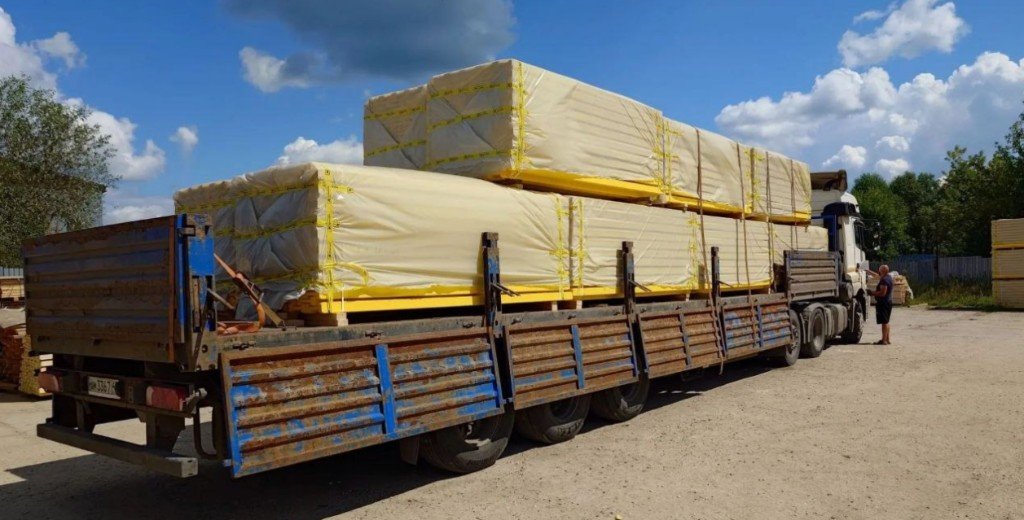 Доставка упакованных балок БалкаМСК на складской комплекс, Московская область